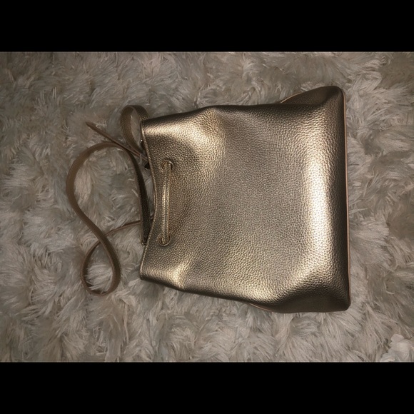 Tory Burch gold bucket bag - Picture 5 of 6